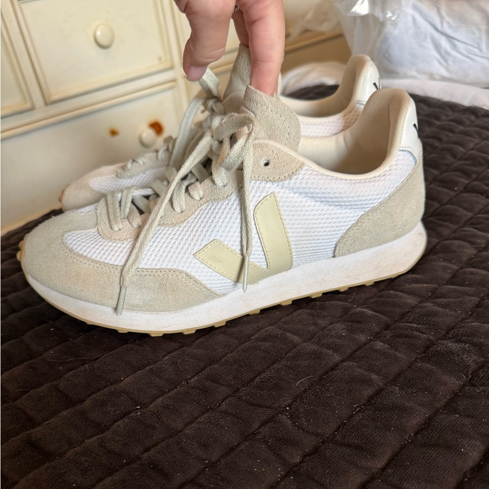 Veja Rio Branco Cream and White Women's Sneakers - Picture 2 of 4